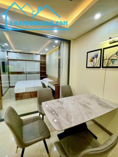 Bán căn hộ Mường Thanh Mỹ Khê, 82m2, 3PN, sát biển, giá 5.5 tỷ