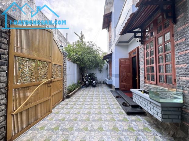 BIỆT THỰ VƯỜN - LINH CHIỂU - 202M2 - FULL THỔ - NHỈNH 50TR/M2