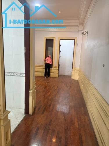 Cần vốn bán lỗ căn nhà 7 tầng 6.2x17m quận Phú Nhuận, có 14 phòng, hẻm ô tô đậu trong nhà