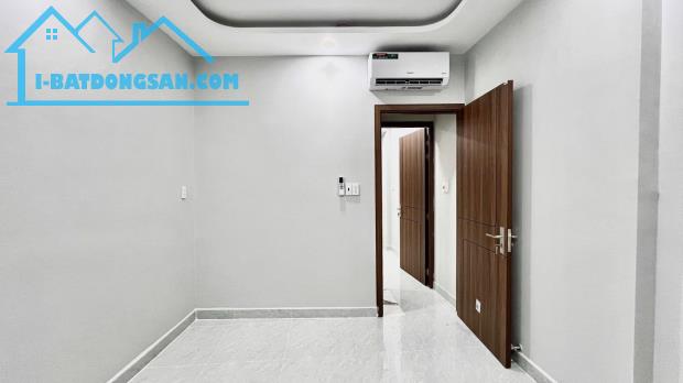 Đi định cư giảm 300 tr nhà mới Âu Cơ hẻm 6m, 3 tầng, 3PN khu VIP Tân Phú, nhỉnh 3 tỷ, hiếm