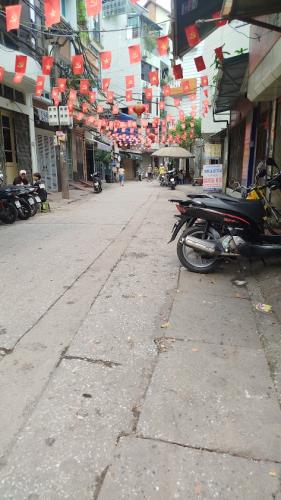 Nhà ĐẸP trong tầm giá, cạnh Hồ Tây, 63m2 – 5 tầng – MT 4m, Văn Cao-Ba Đình.