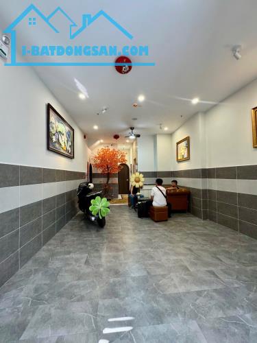 Bán toà nhà CHDV đường Lý Thường Kiệt, Quận 10, 104m², 11 phòng, thu nhập 190tr/th
