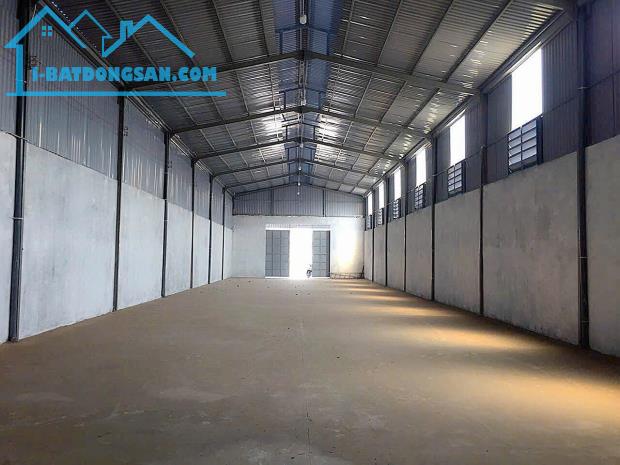 Bán nhà kho hơn 300m full thổ cư đường oto. Gần trung tâm TM VinCom Tân Mai. Giá 14 tỷ tLC