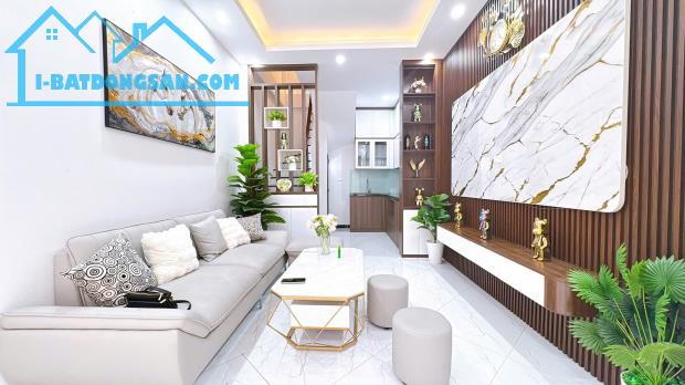SIÊU PHẨM QUẬN HOÀNG MAI, NHÀ MỚI 5 TẦNG NỘI THẤT ĐẸP, RẤT GẦN ĐƯỜNG Ô TÔ, CHỈ NHỈNH 7 TỶ.