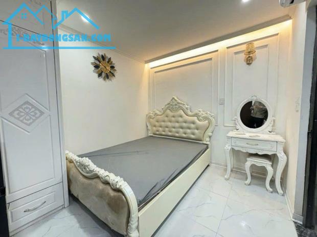 Bán tòa Chung cư mi ni – Quan Hoa – 126m2 – Mặt tiền 6,8m – 7 Tầng – 40,5 tỷ .