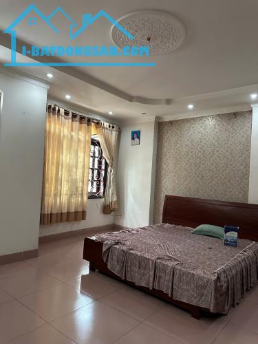 Bán nhà trung tâm Phú Nhuận ngang hiếm 5.7x18m 4 tầng hẻm 5m thông giá chỉ 14.5 tỷ
