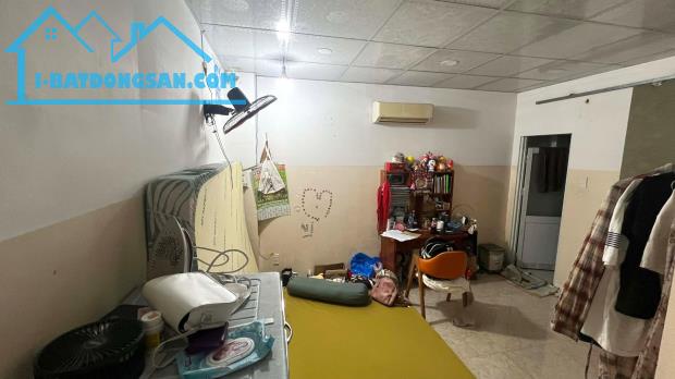 NHÀ 3 TẦNG NGAY BÌNH THÀNH 60M2 (4x15) - HẺM XE HƠI NGỦ TRONG NHÀ - SỔ VUÔNG. CHỈ HƠN 2 TỶ