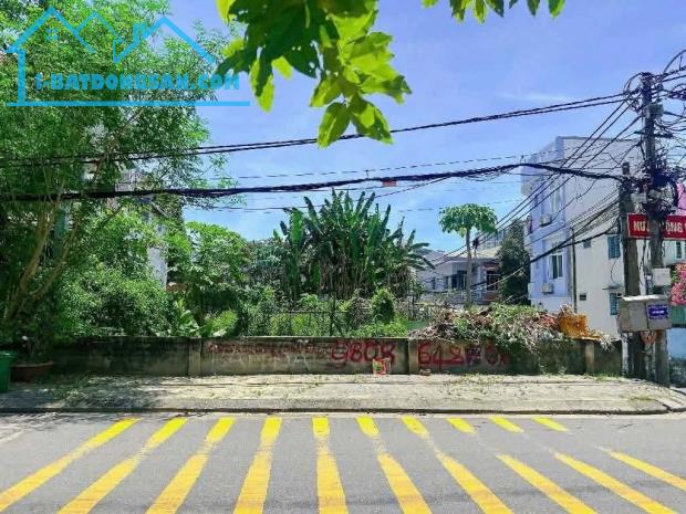 Bán lô đất 3 mặt tiền Sơn Trà, Phó Đức Chính, 299m², sát biển, giá 36 tỷ