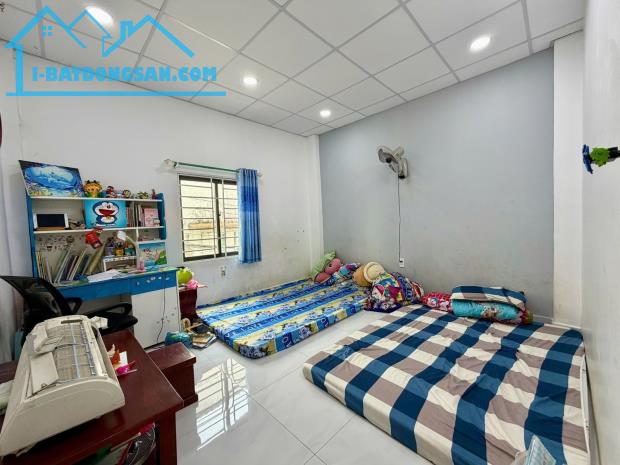 Lô góc sát Chế Lan Viên, 42m, hẻm thông gần công viên, hồ bơi, đủ tiện ích, chỉ hơn 3 tỷ,