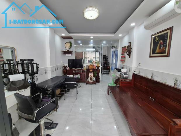 Lô góc sát Chế Lan Viên, 42m, hẻm thông gần công viên, hồ bơi, đủ tiện ích, chỉ hơn 3 tỷ,