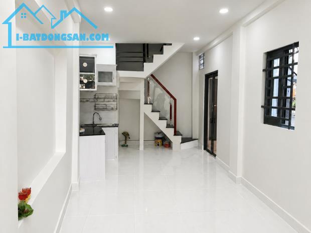 Bán Nhà Căn Góc 3 Tầng - Thông Ra Phan Văn Trị Q.5 - 15m Ra Mặt Tiền - 25,5m² - 4,9 Tỷ TL