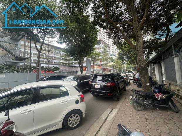 Bán nhà KĐT Dịch Vọng – 189m2 – MT14m – 4 Tầng – Ô tô vào nhà – Kinh doanh tốt – 89 tỷ .