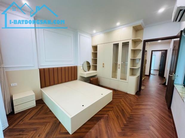 SIÊU PHẨM– CẦU GIẤY -7 TẦNG, THANG MÁY -LÔ GÓC 3 THOÁNG, Ô TÔ CHẠY VÒNG QUANH – SỔ ĐỎ CHÍN