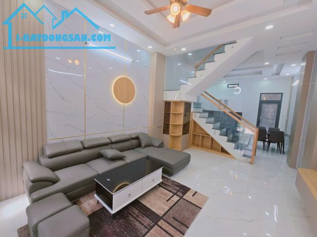 💥💥 NHÀ MỚI KENG 3 TẦNG 📜 HOÀN CÔNG ĐỦ 🛋️ NỘI THẤT CƠ BẢN 🚗 HẺM XE HƠI 6 M