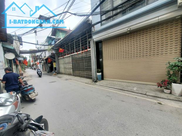 Bán nhà Phố Trạm,Long Biên 5 tầng,60m,mt4.6m oto tránh nhỉnh 17 tỷ