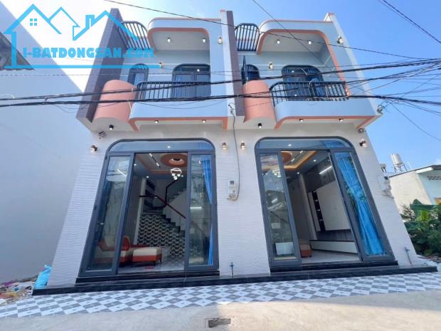 BÁN NHÀ 1T1L đúc mới - KẾ ĐHCT - ĐHYD - BV Đa Khoa. Hẻm 11 N.V.Linh (cặp BV Đa khoa)