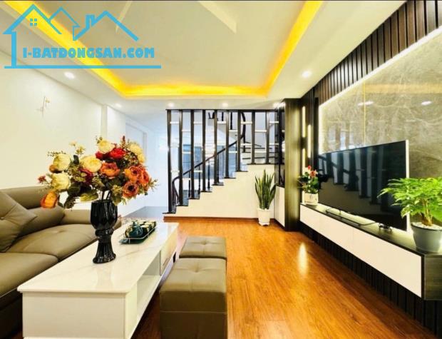 Bán nhà Ngọc Hà, Ba Đình 35m2, 5 tầng, MT 4m.