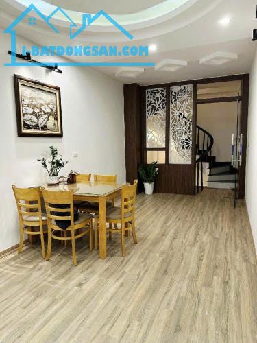 BÁN GẤP NHÀ ĐỘI CẤN TT BA ĐÌNH FULL NỘI THẤT 37M X 5 TẦNG MT 5,5M 11 TÝ