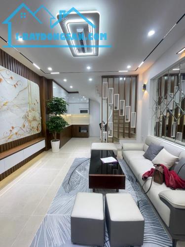 TRUNG TÂM QUẬN HAI BÀ TRƯNG, NHÀ MỚI 5 TẦNG NỘI THẤT ĐẸP, NGÕ THÔNG GẦN ĐƯỜNG Ô TÔ.
