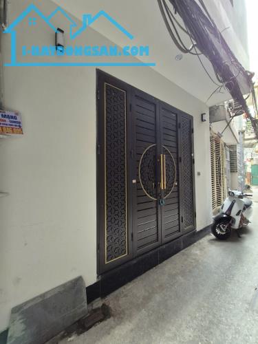 Cơ hội mua nhà Xã Đàn, 5 tầng, MT: 4.6m, Nội thất mới giá chào 8.8 tỷ