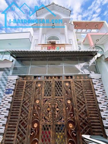 BÁN NHÀ 1T1L - HOÀN CÔNG - RỘNG RÃI. HẺM 388 NG.V.CỪ (Cách ĐẠI NGÂN 150m)