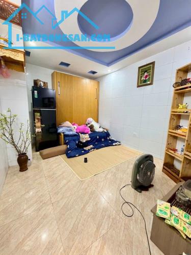 BÁN NHÀ TẬP THỂ TÔN ĐỨC THẮNG, VĂN MIẾU - QUỐC TỬ GIÁM, ĐỐNG ĐA 16M 1.6 TỶ