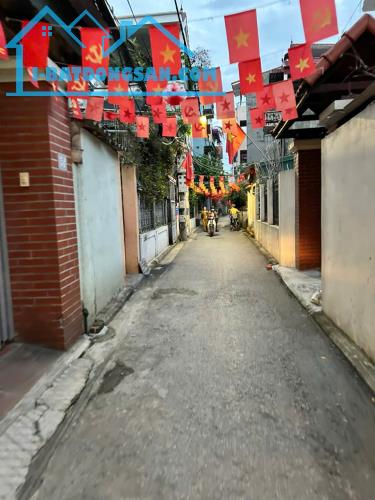 ( HIẾM) Đất Việt Hưng, Long biên 40m² - Ngõ gần Ô tô, Khu vực Kinh doanh Nhà hàng Sầm uất