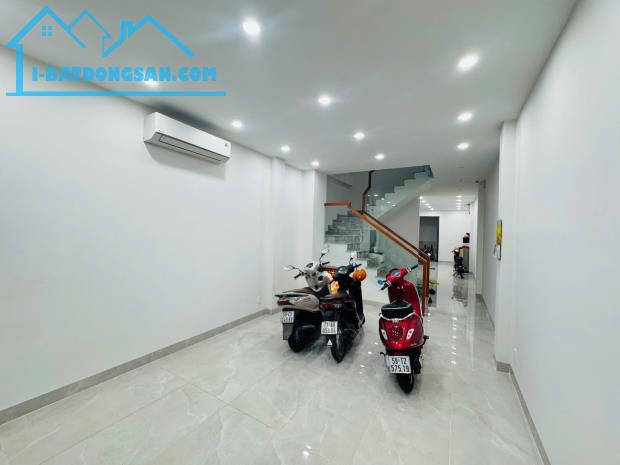 Bán nhà Quận 7 đường số 15 P.Tân Kiểng, dt 4x19,3m,3 lầu,st mới đẹp