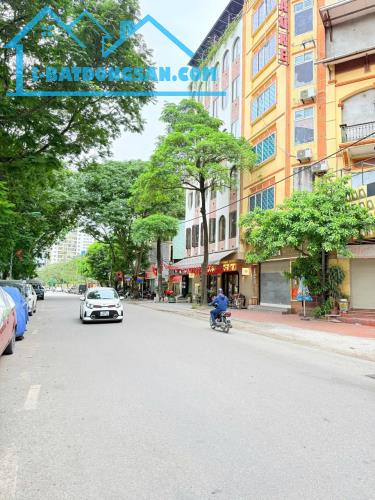 CHO THUÊ NHÀ RIÊNG LÀM CÔNG TY VĂN PHÒNG, TẠI PHỐ VĨNH HƯNG 75M2, 5 TẦNG . GIÁ 25 TRIỆU/TH
