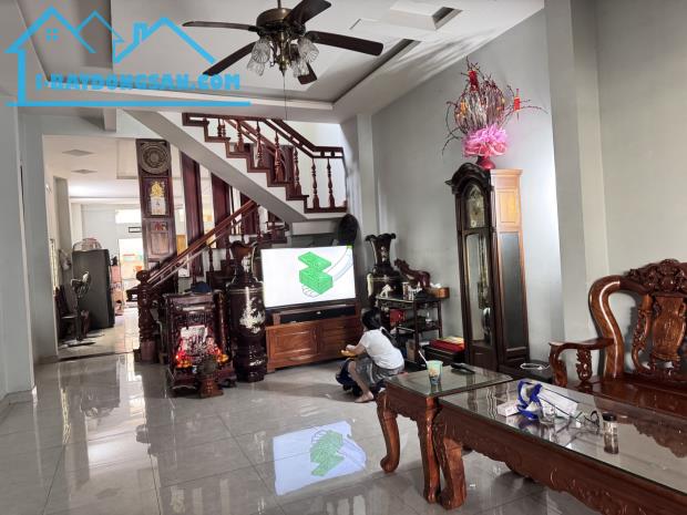 Mặt tiền KD Tân Hòa 2, Hiệp Phú – Dt 161m² (4.8 x 33) x 3 tầng – 2 MT trước sau