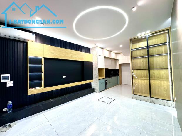 Cực hiếm! Nhà đẹp 35m2x5T full nội thất - Nhỉnh 8 tỷ - Ôtô đỗ cổng -Ngõ thông phố Xuân La