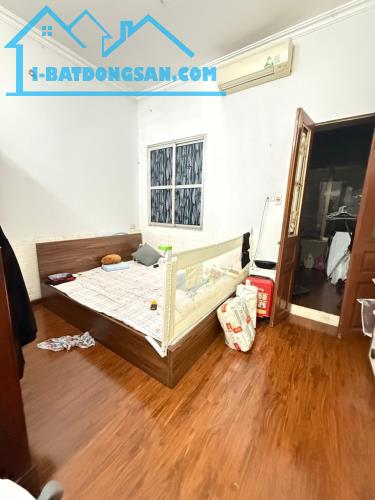 Bán Căn Hộ Tập Thể May 10, Sài Đồng, Long Biên 50m2, chỉ 1,9 tỷ (sổ sẵn)