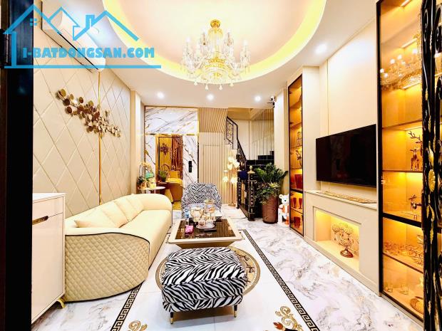 💥Nhỉnh 9 tỷ nhà đẹp Hoàng Mai - Ngõ nông - Nở hậu - Thang máy - Nội thất nhập khẩu💥