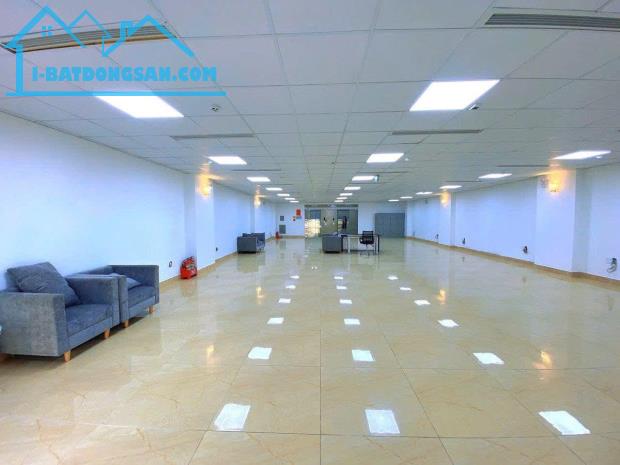 Hoàng Quốc Việt 251m2, mặt tiền 10.5m, 7 nổi 1 hầm 2 thang máy 136 tỷ VIP Cầu Giấy