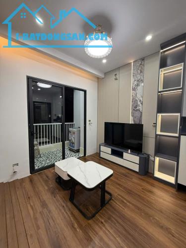 Sổ đỏ - sổ riêng- nhỉnh 2 tỷ - việt Hưng - cách eaon 5 phút lx
