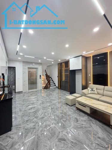 💥Nhà mặt phố Hoàng Mai - Thang máy - Full nội thất cao cấp💥
