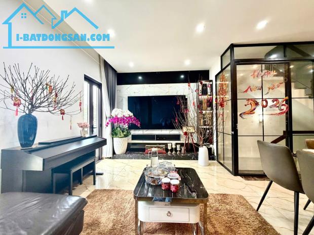 BÁN NHÀ PHƯỜNG VIỆT HƯNG 72M 6 TẦNG Ô TÔ KINH DOANH GIÁ HƠN 16 TỶ