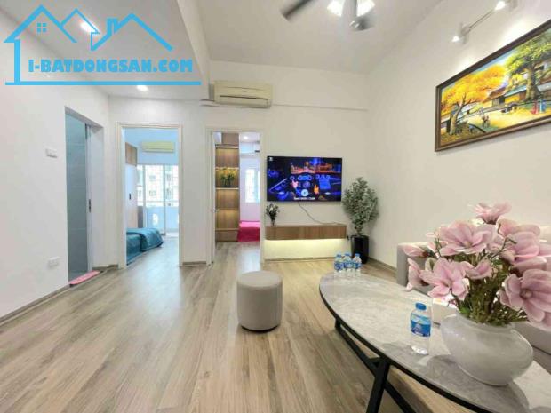 Cần bán chung cư mặt phố Tạ Quang Bửu - 60m2 x 2 ngủ - Lô góc - Sổ đỏ cc - Giá 6,19 Tỷ