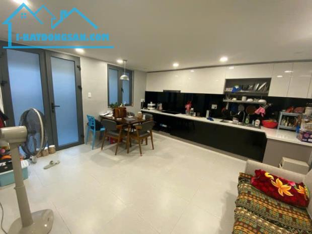 Chỉ 8.7 tỷ có nhà 5 lầu HXH tránh Nguyễn Thái Sơn ngang 6m 68m2 gần Vincom Phan Văn Trị.