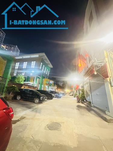 Phân Lô 2 Ô Tô Tránh Nhau Thoải Mái Kinh Doanh Đỉnh Gần Times City 50M2 MT 5M Giá 17.2 Tỷ