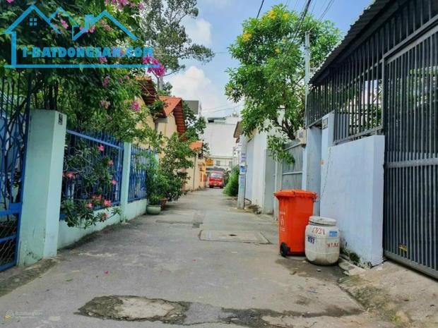 Bán Nhà Ngay Ga Metro Phước Long- Đường Hồ Bá Phấn. DT: 76 m2. Giá: 7,6 tỷ ( Có TL)
