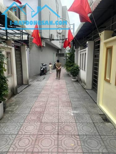 BÁN NHÀ 2 TỶ 250 TRIỆU, NGÕ ĐƯỜNG KÊNH, 45,3M2 x 3 TẦNG