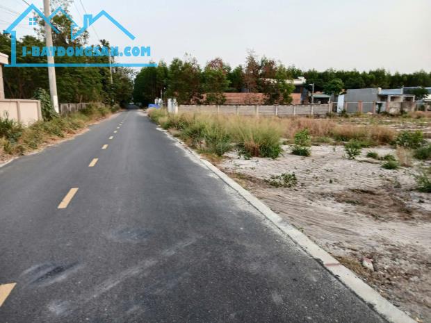 Bán gấp! Đường ven biển- 2ty550 645m2 ngang 14m - tiện kinh doanh, xây khách sạn, đầu tư -