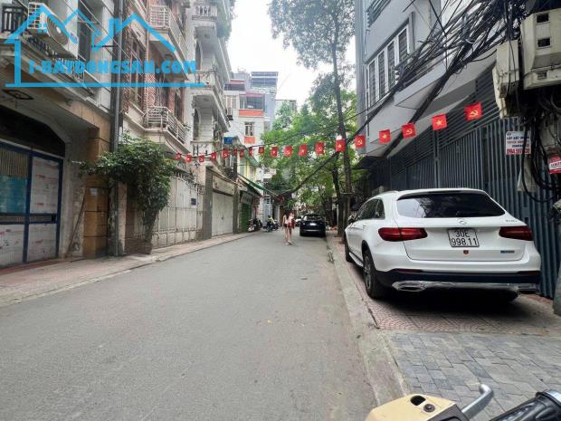 Phố Hoàng Cầu 50m2, 4 tầng lô góc đẹp giá 15 tỷ gần Hồ vị trí đỉnh quận Đống Đa
