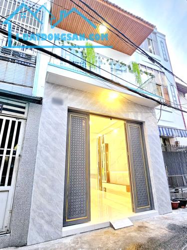 Nhà mới 2 tầng sát mặt tiền đường Bùi Minh Trực P.6 Quận 8
