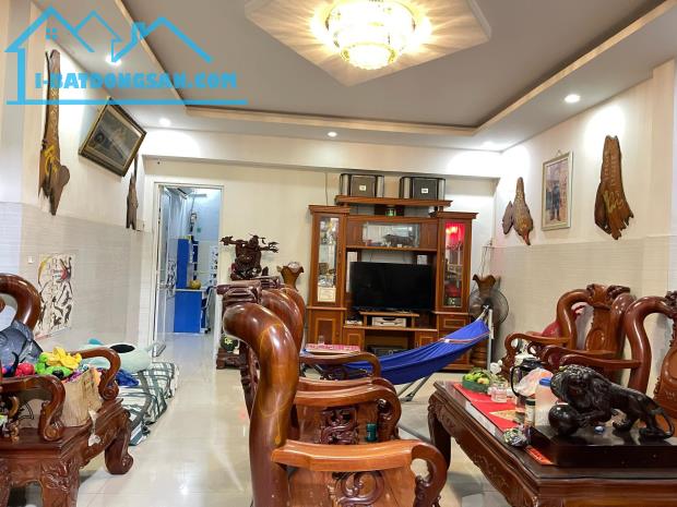 SÁT MẶT TIỀN LÊ TRỌNG TẤN- XE HƠI VÀO NHÀ NGANG HƠN 7M CN 132M2 - NHÀ 2 TẦNG. CHỈ 6 TỶ XÍU
