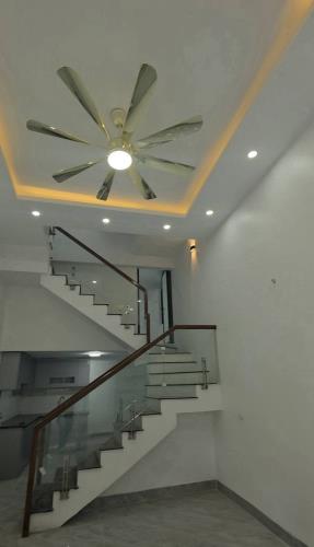 BÁN NHÀ 1 TỶ 890 TRIỆU , SAU 1 NHÀ MẶT ĐƯỜNG NGUYỄN KHUYẾN, 45,7 M2 x 3 TẦNG