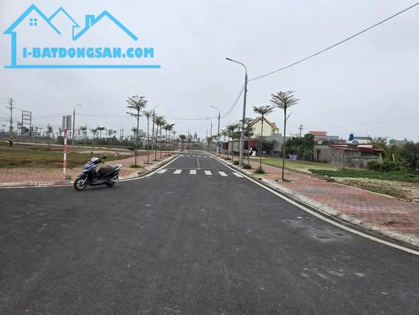 TÀI CHÍNH NHỎ DƯỚI 2 TỶ - SỞ HỮU NGAY LÔ ĐẤT BIỂN: 1: Nằm đối diện Bãi Tắm và Khu đô thị