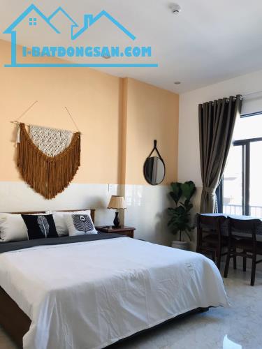 *Bán nhà 2,5 Tầng, đường Huy Cận, gần Trần Đức Thảo, dt 70m2, giá 10,5 Tỷ