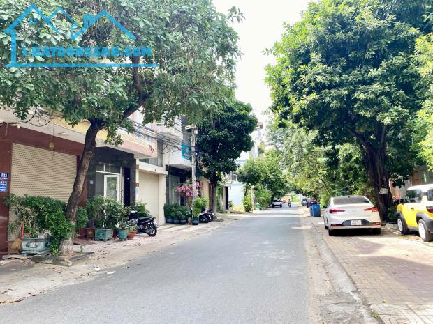 Bán nhà 1 trệt 2 lầu D2D gần trường Mầm Non Thống Nhất, Biên Hòa, 72m2, giá 7.7 tỷ.